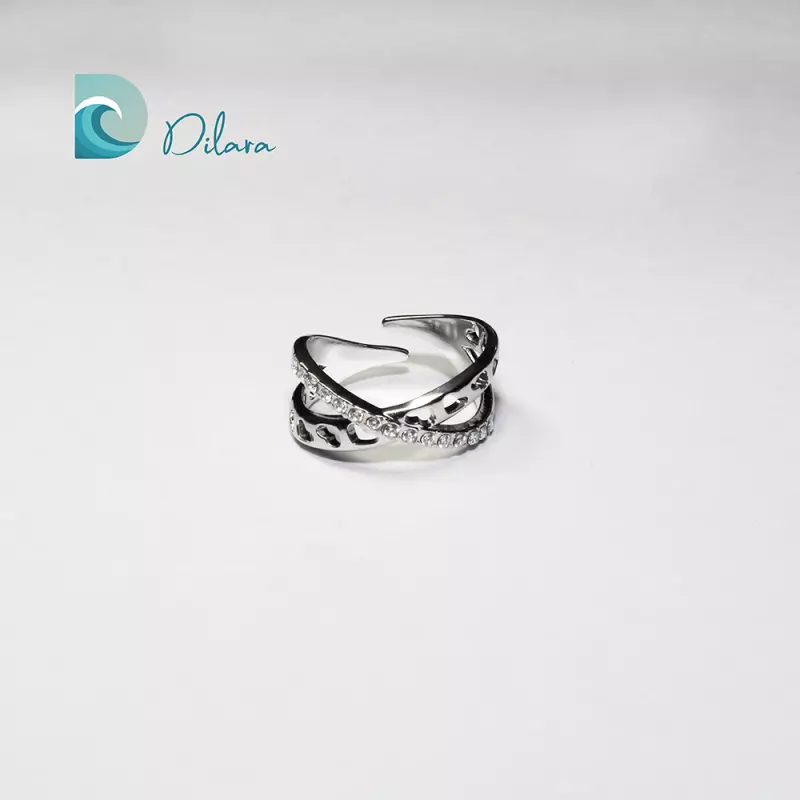 Anillo Cruzado con Brillo Infinito