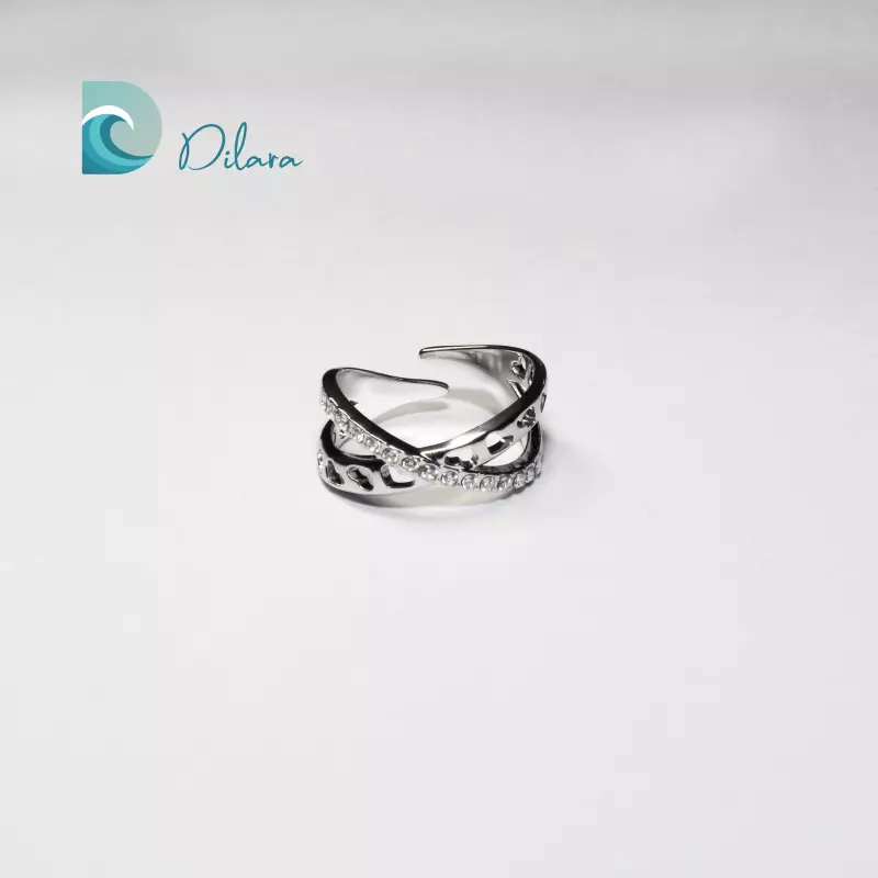 Anillo Cruzado con Brillo Infinito