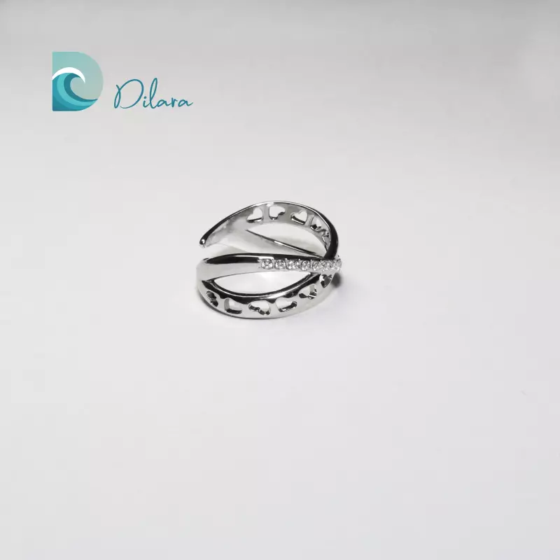 Anillo Cruzado con Brillo Infinito