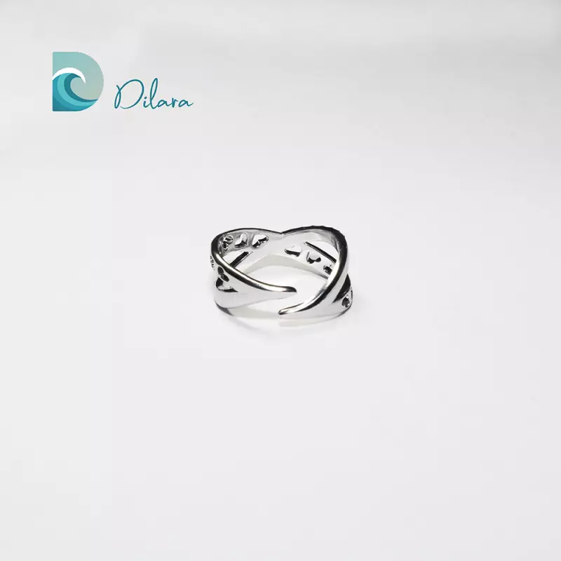 Anillo Cruzado con Brillo Infinito