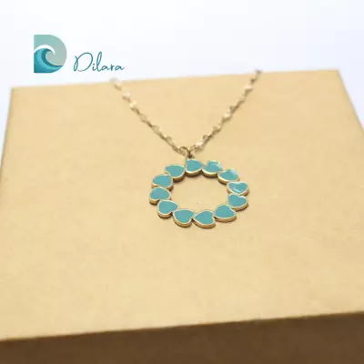 Collar Dorado con Colgante de Corazones Turquesa