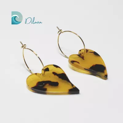 Pendientes Aro Dorado con Corazón Carey