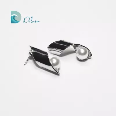 Pendientes Modernos de Acero con Perla